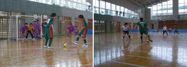 フットサルリーグの試合の写真